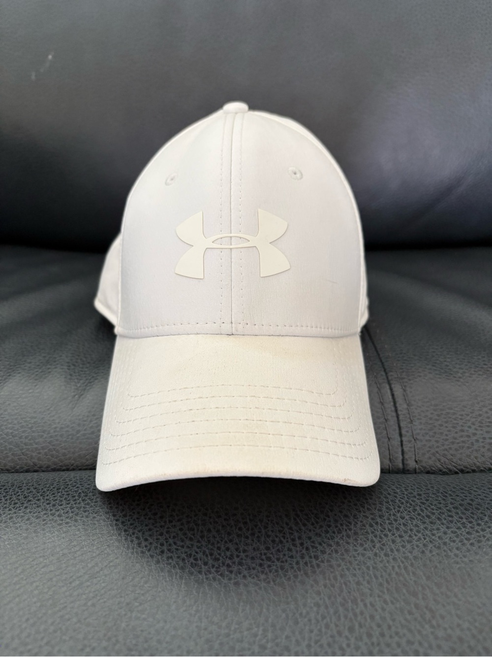 Under Armour Off-White Logo Performance Baseball Cap